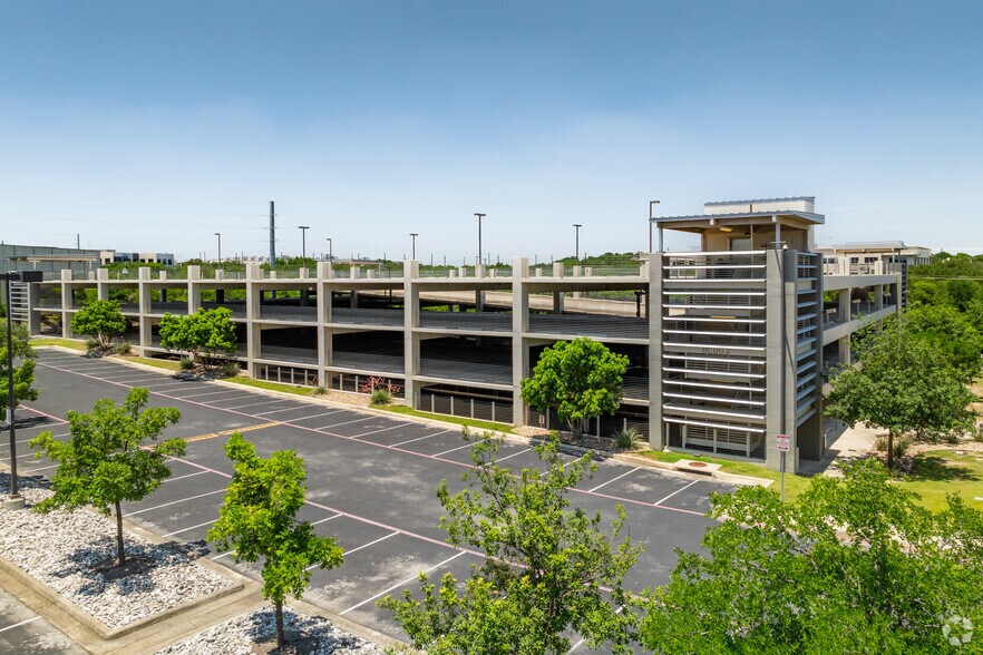 More Photos Of 10000 Rogers Run, San Antonio Office For Sale