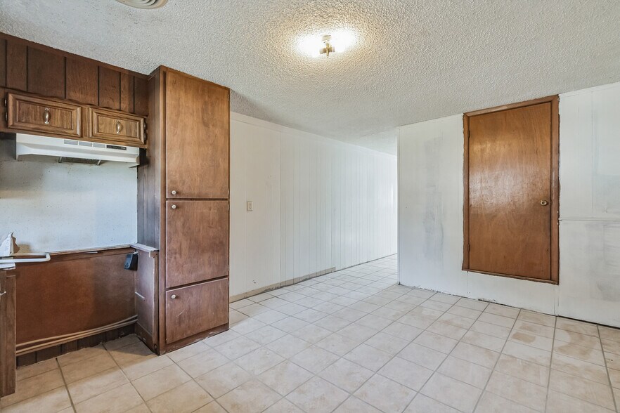 More Photos Of 604 N 3rd St, Haskell Multifamily For Sale