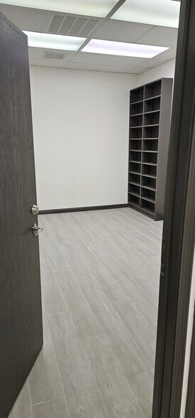 More Photos Of 2334 Boca Chica Blvd, Brownsville Storefront For Lease