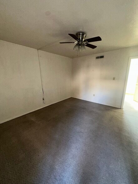 More Photos Of 1606 Wayne St NE, Roanoke Apartments For Sale