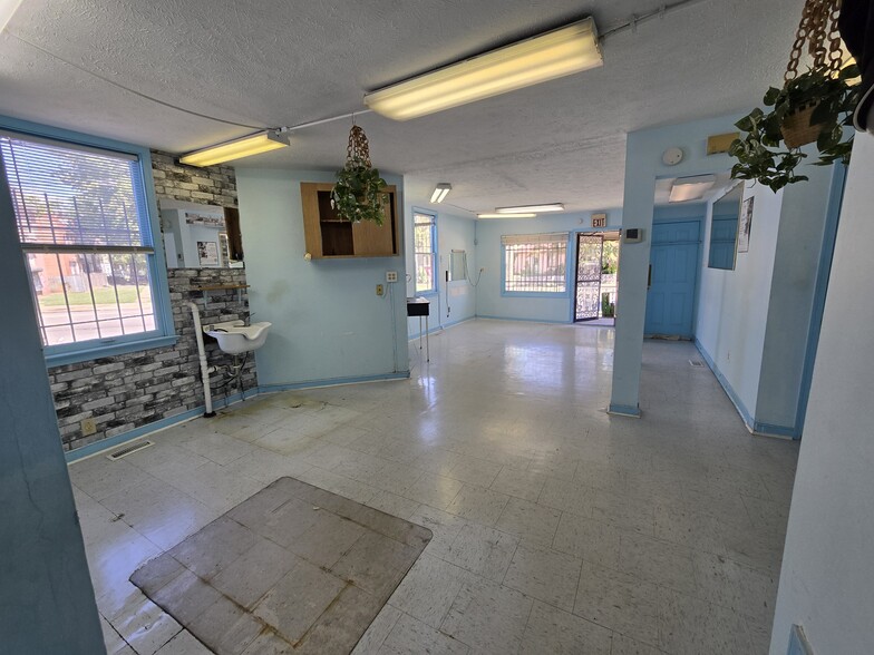 More Photos Of 3026 Meadowbridge Rd, Richmond Freestanding For Lease