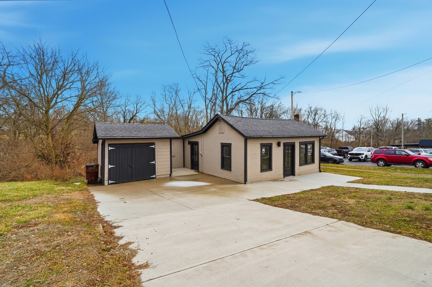 More Photos Of 520 N Broadway St, Lebanon Storefront For Sale