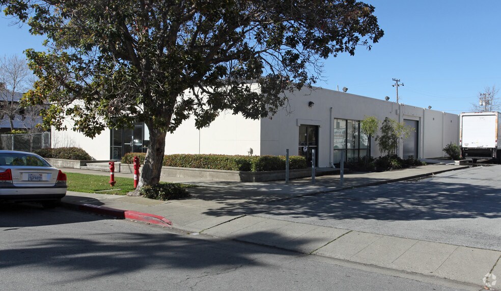 More Photos Of 820 Malcolm Rd, Burlingame Warehouse For Lease