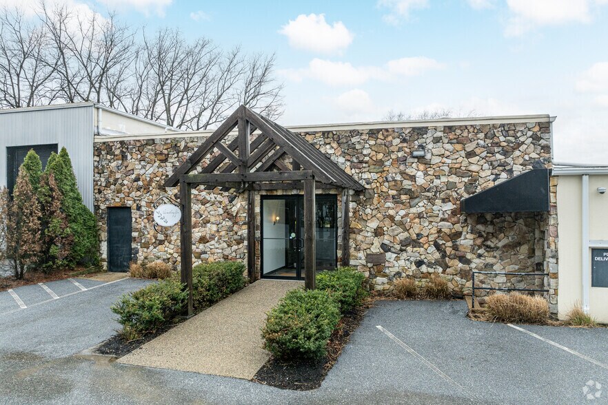 More Photos Of 1604-1616 E Lancaster Ave, Paoli Freestanding For Sale