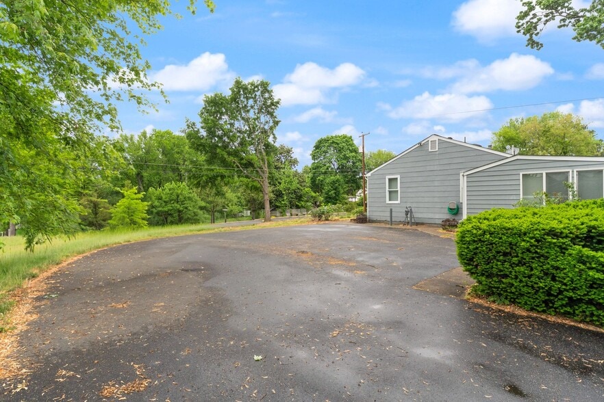 More Photos Of 17423 Wilson St, Dumfries Multifamily For Sale
