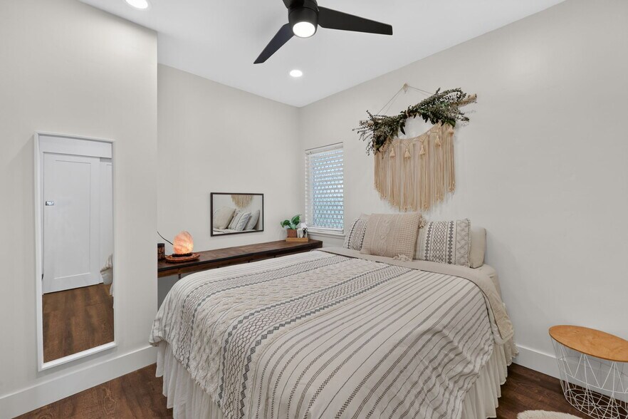 More Photos Of 219 Persifer St, Folsom Specialty For Sale