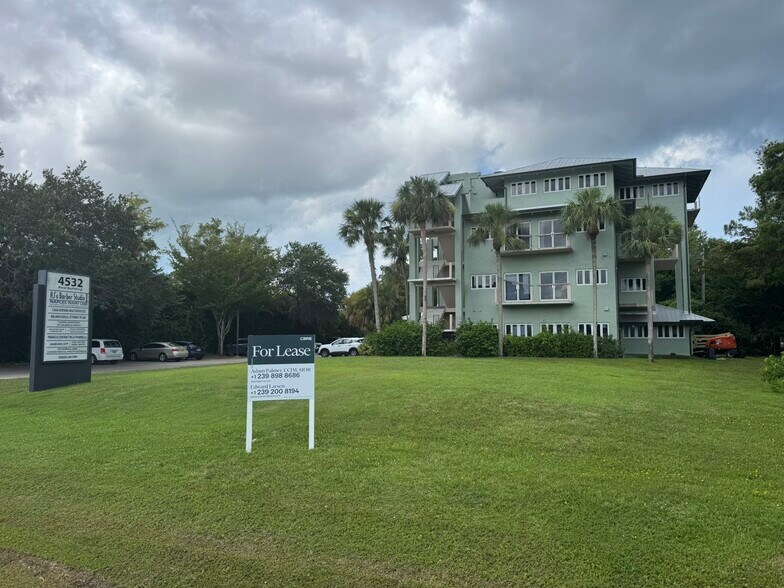 More Photos Of 4532 Tamiami Trl E, Naples Medical For Lease