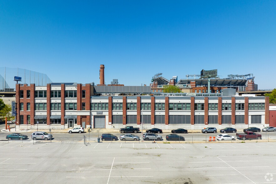 More Photos Of 180 W Ostend St, Baltimore Office For Lease