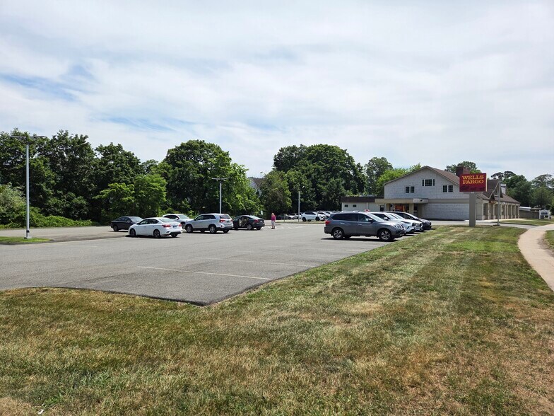 More Photos Of 339 Hemingway Ave, East Haven Medical For Sale