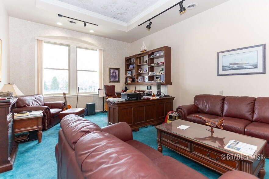 More Photos Of 581 Ottawa Ave, Holland Light Distribution For Sale