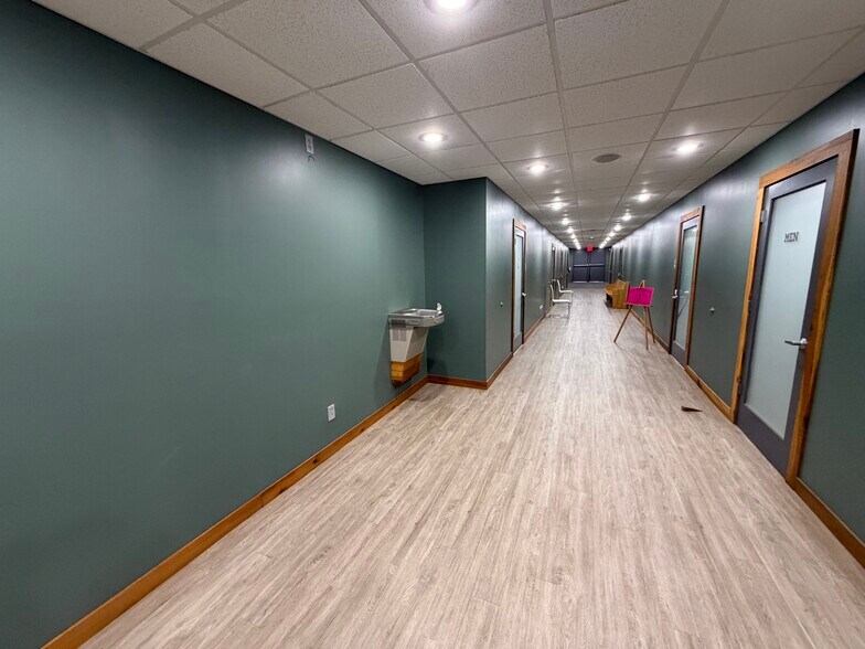 More Photos Of 516 Adams St, Mason Flex For Sale
