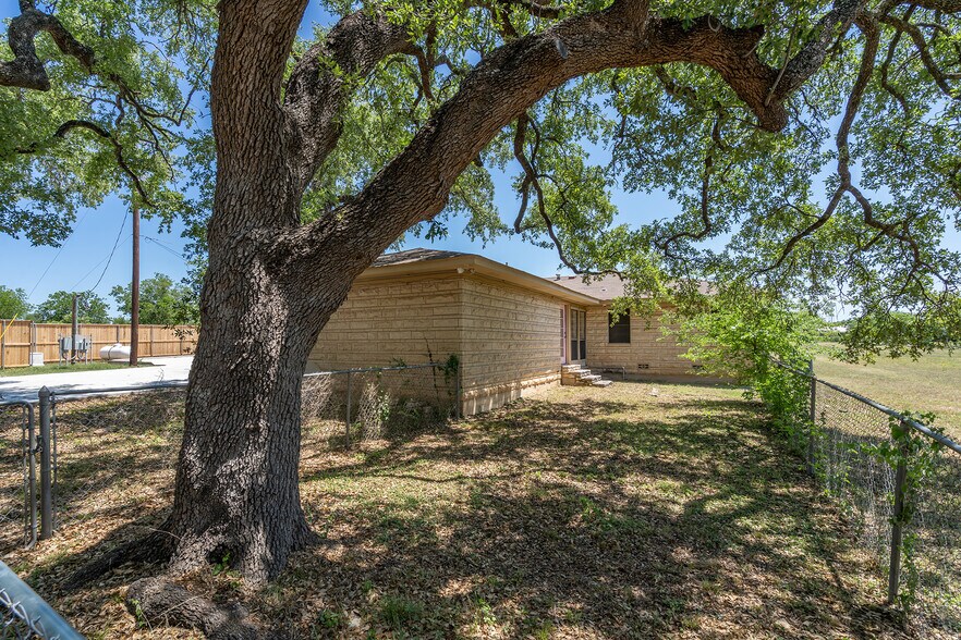 More Photos Of 1353 Main St, Liberty Hill Office For Sale