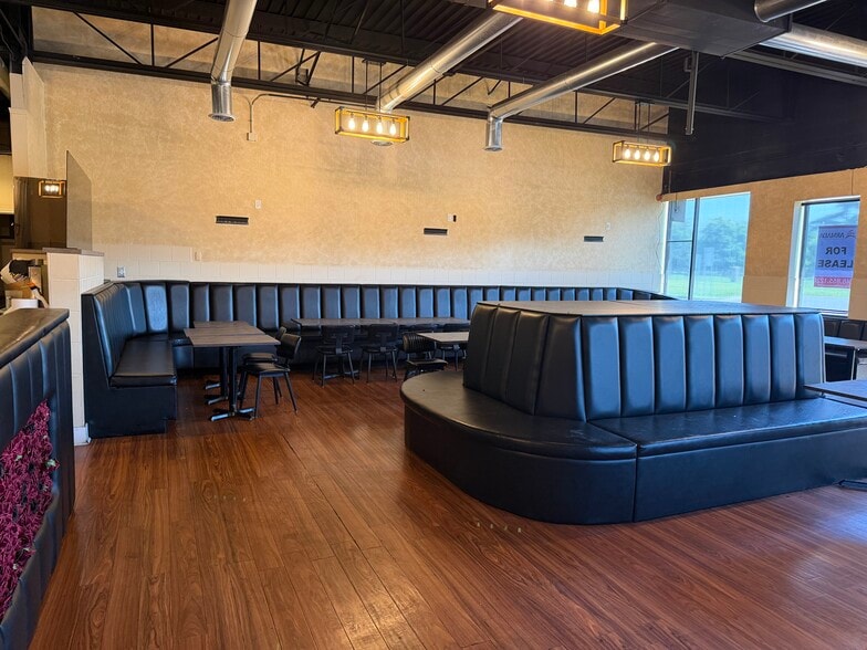 More Photos Of 17425 Telegraph Rd, Detroit Freestanding For Lease