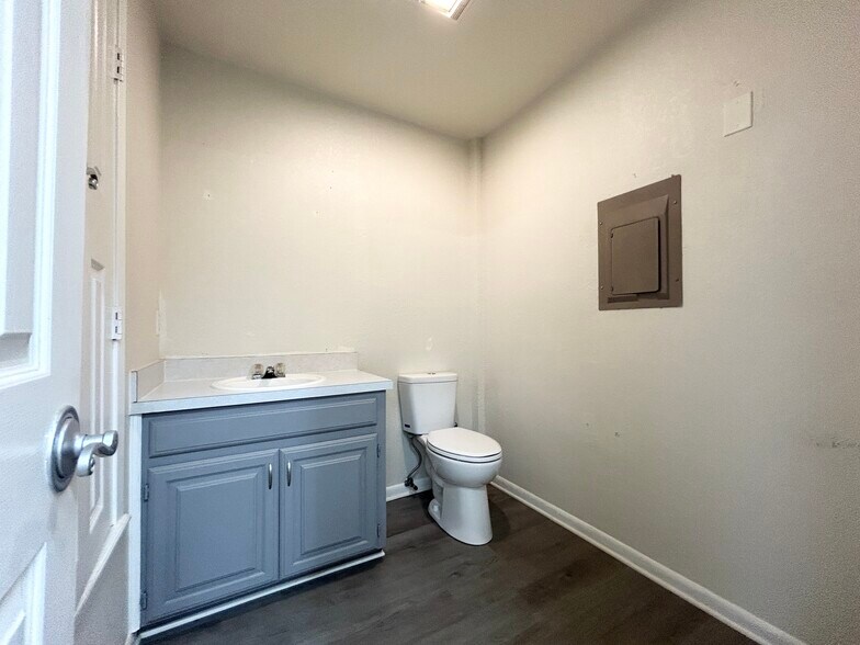 More Photos Of 440 S Hillcrest Dr, Sulphur Springs Medical For Sale