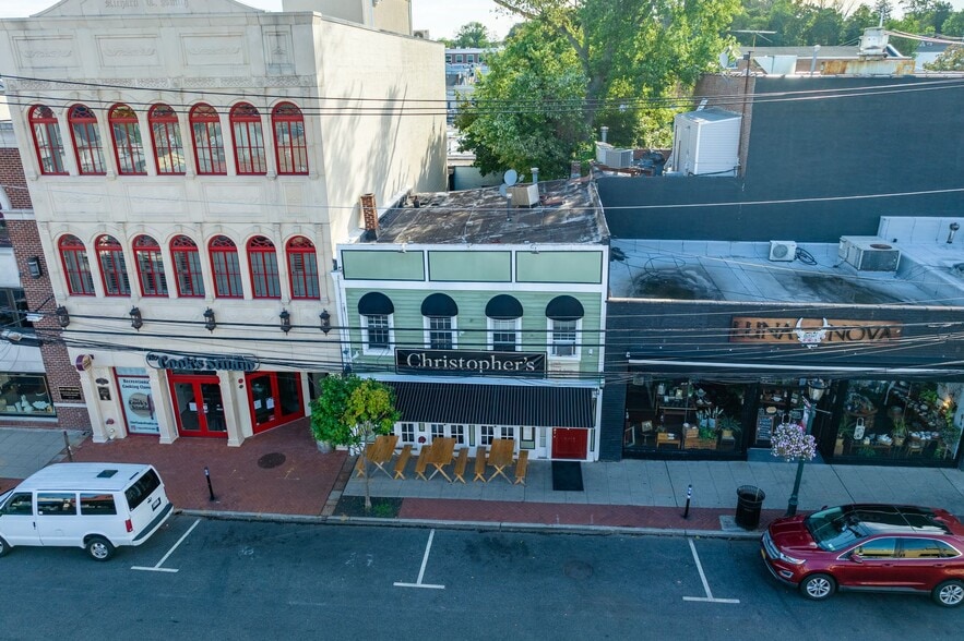 More Photos Of 8 Wall St, Huntington Restaurant For Sale