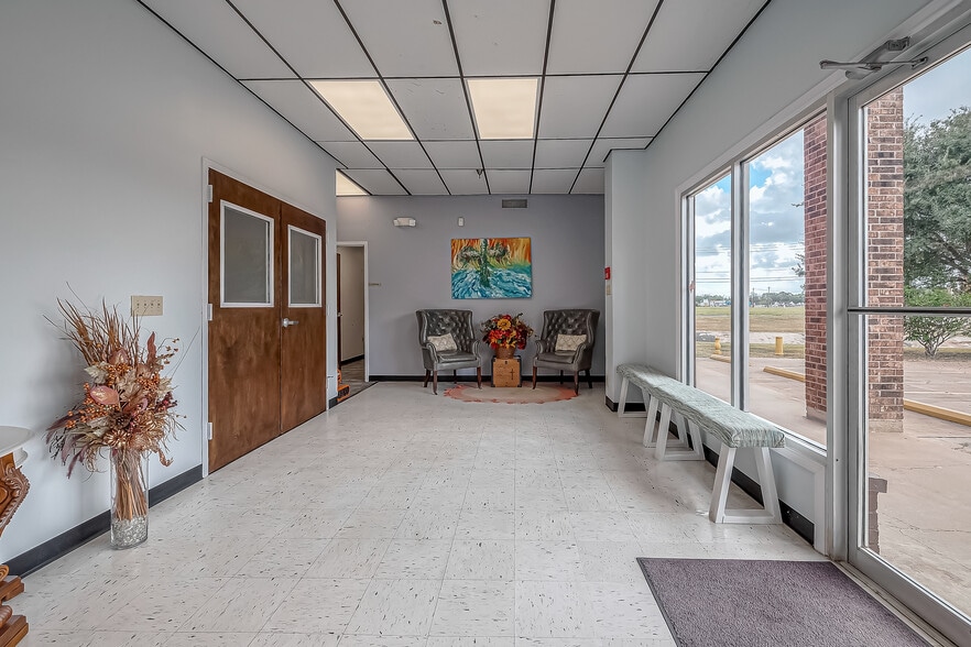 More Photos Of 1035 Fairmont Pky, Pasadena Religious Facility For Sale