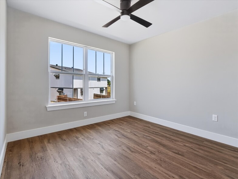 More Photos Of 1306 Country Rd, Whitesboro Apartments For Sale