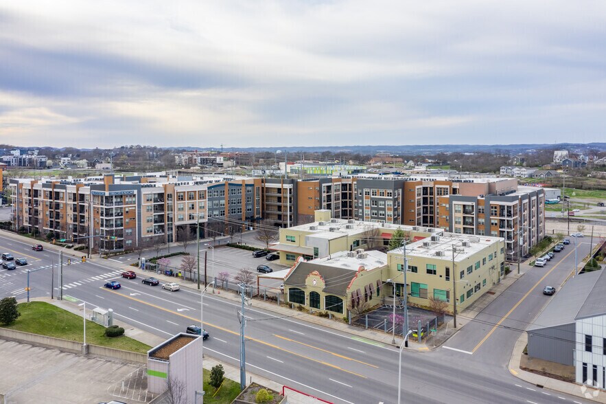 More Photos Of 2300 Charlotte Ave, Nashville Office For Sale