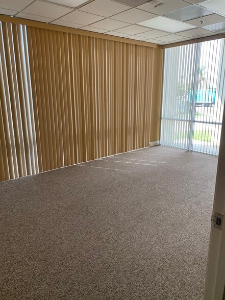 More Photos Of 3000 Bunsen Ave, Ventura Manufacturing For Lease