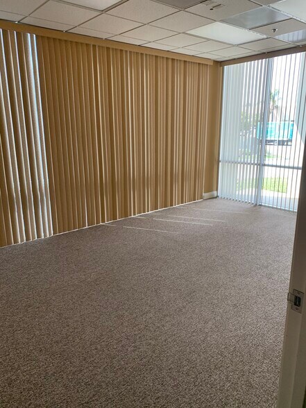 More Photos Of 3000 Bunsen Ave, Ventura Manufacturing For Lease