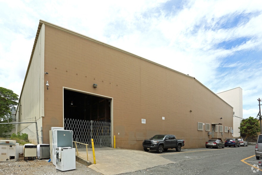 More Photos Of 2312 Kamehameha Hwy, Honolulu Warehouse For Lease