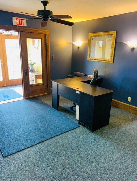 More Photos Of 816 E Turkeyfoot Lake Rd, Akron Office Residential For Lease