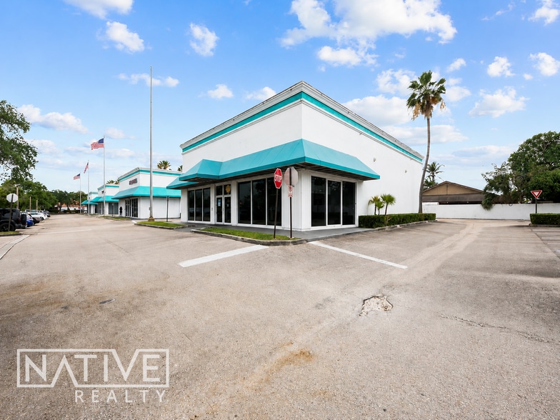 More Photos Of , Deerfield Beach General Retail For Sale