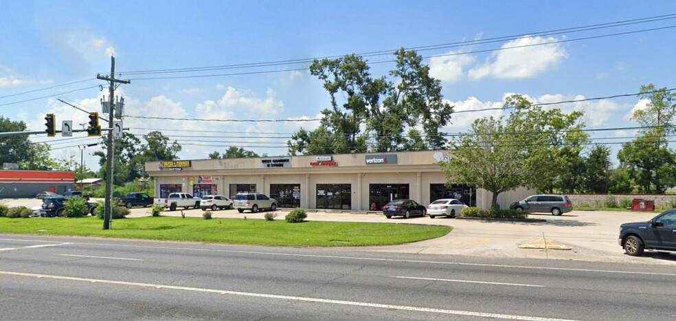 Primary Photo Of 901 W Airline Hwy, La Place Unknown For Lease