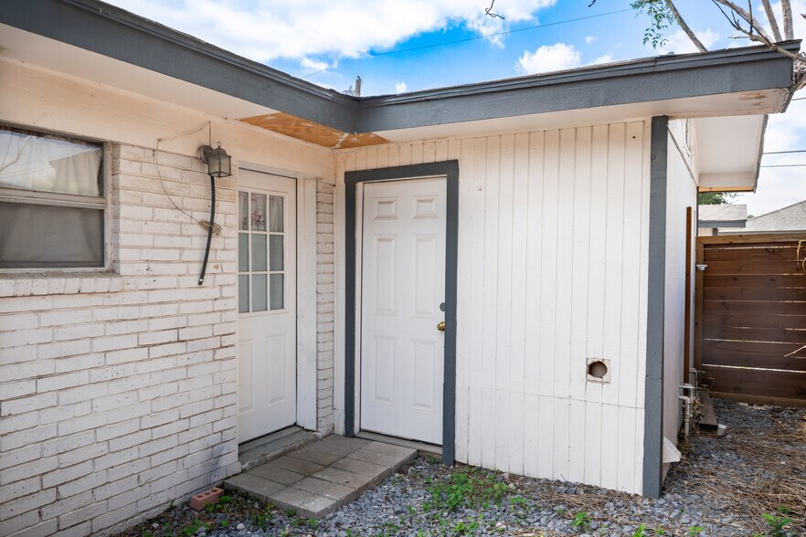 More Photos Of 2513 Beaumont Ave, McAllen Apartments For Sale