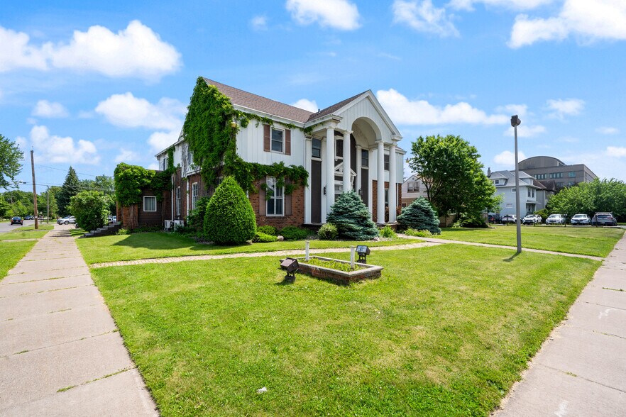 More Photos Of 1304 Hammond Ave, Superior Apartments For Sale