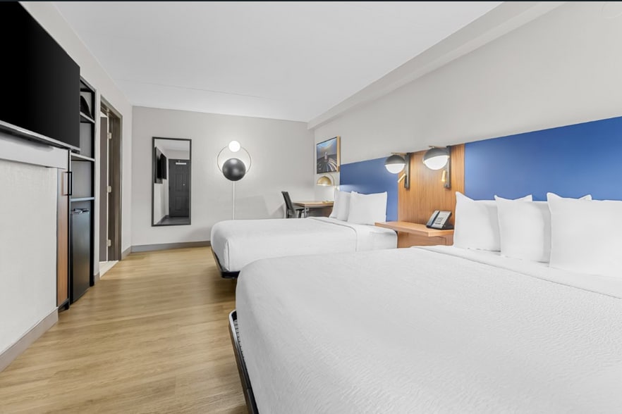 More Photos Of 4870 University Dr NW, Huntsville Hotel For Sale