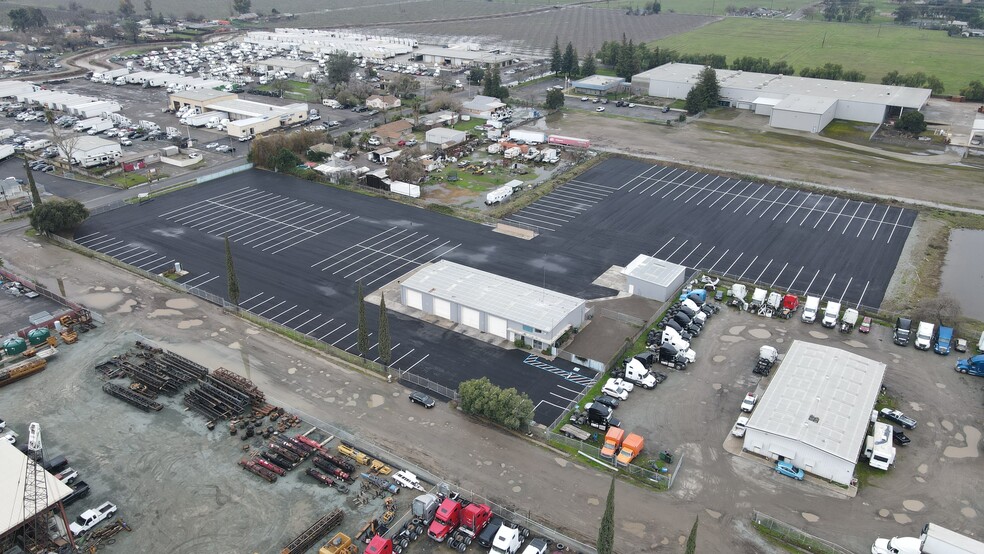 More Photos Of 2973 Loomis Rd, Stockton Truck Terminal For Lease