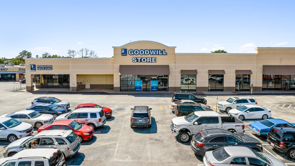 More Photos Of 2409-2469 Bay Area Blvd, Houston General Retail For Sale