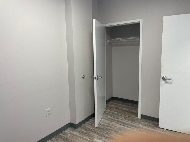 More Photos Of 325 Gambrills Rd, Gambrills Office For Sale