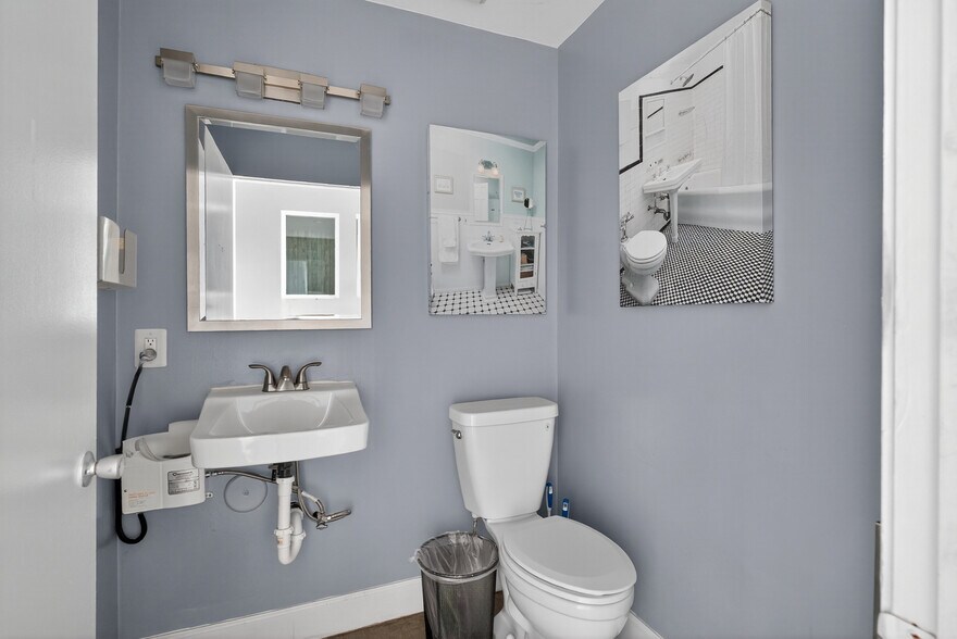 More Photos Of 401 Torrance Blvd, Redondo Beach Unknown For Lease