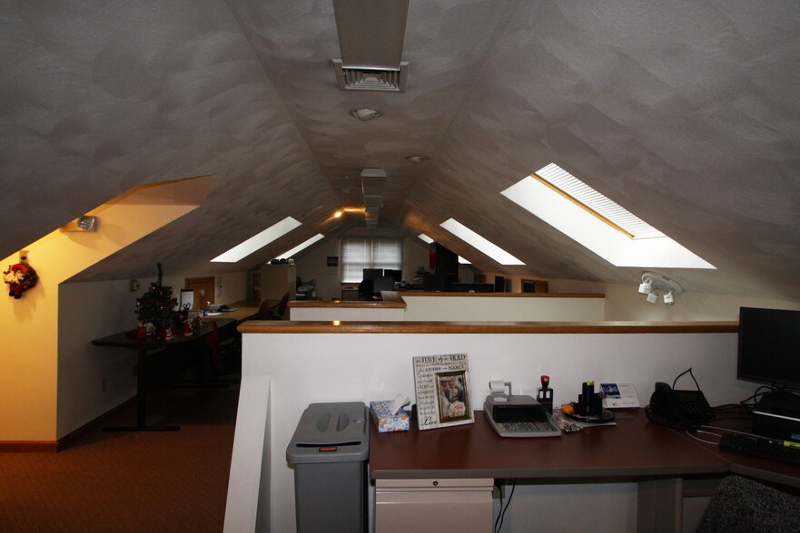 More Photos Of 2527 Cranberry Hwy, Wareham Office For Sale