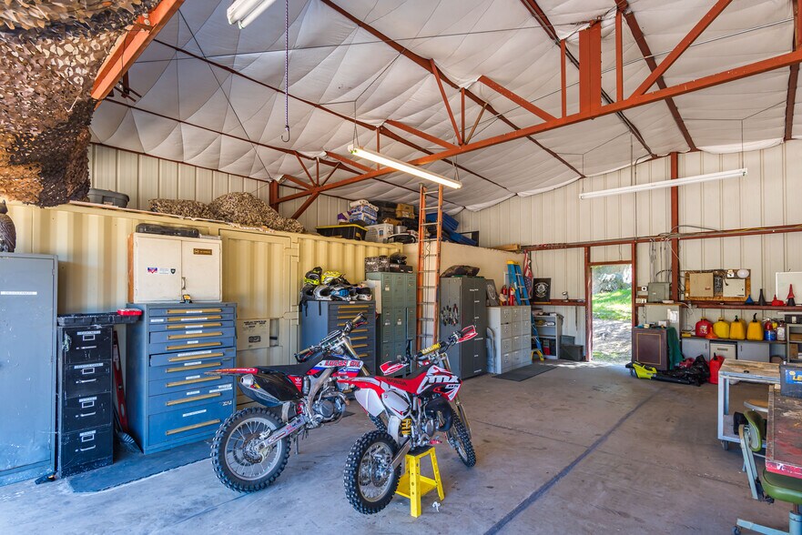 More Photos Of 19191 High Glen Rd, Alpine Specialty For Sale