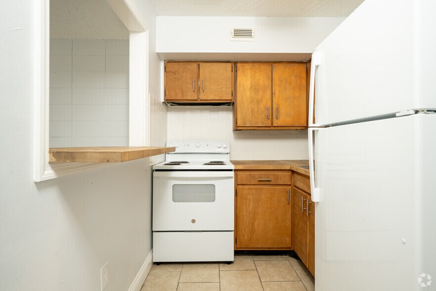 More Photos Of 700-712 N Jefferson St, Jackson Apartments For Sale