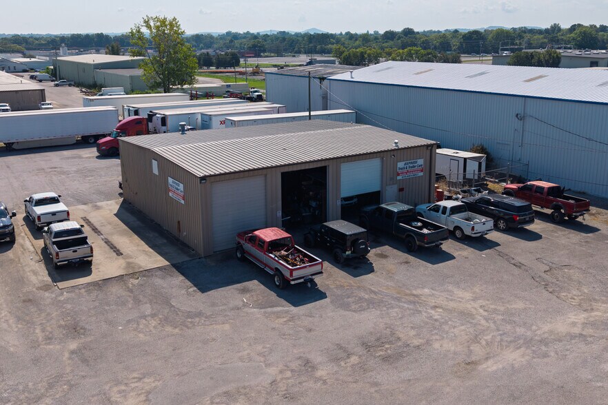 More Photos Of 216 Hartmann Dr, Lebanon Distribution For Lease