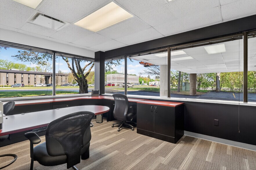 More Photos Of 26622 Woodward Ave, Royal Oak Office For Lease