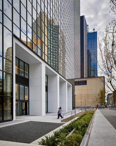 More Photos Of 1601 Elm St, Dallas Office For Lease