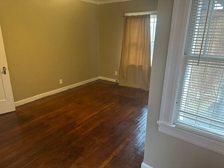 More Photos Of 150 W Stadium Dr, Stockton Apartments For Sale