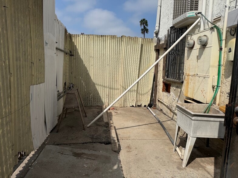 More Photos Of 8568-8570 Washington Blvd, Culver City Office For Lease