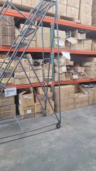 More Photos Of 58-96 57th St, Maspeth Warehouse For Lease