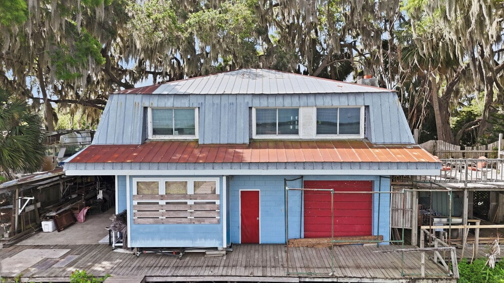 Primary Photo Of 400 Lakeshore Dr, Eustis Specialty For Sale