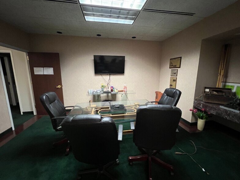 More Photos Of 10121 Paget Dr, Saint Louis Office For Lease