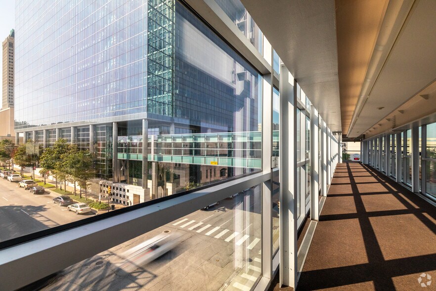 More Photos Of 175 E 2nd St, Tulsa Office For Lease