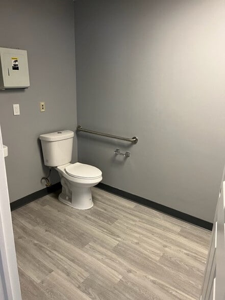 More Photos Of 17 White Horse Pike, Haddon Heights Medical For Sale