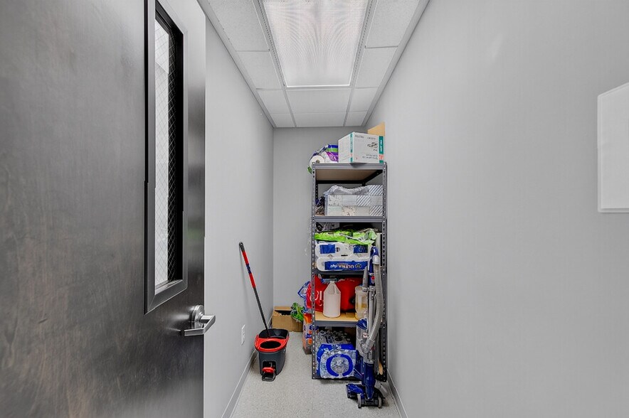 More Photos Of 1930 Charlie Hall Blvd, Charleston Medical For Lease
