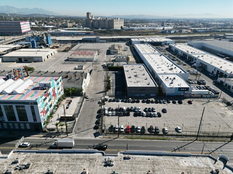 More Photos Of 2430-2438 E 11th St, Los Angeles Warehouse For Lease